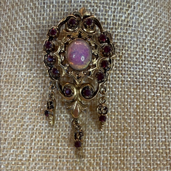 Jewelry - Florenza Attributes Elegant Gold and Purple Brooch